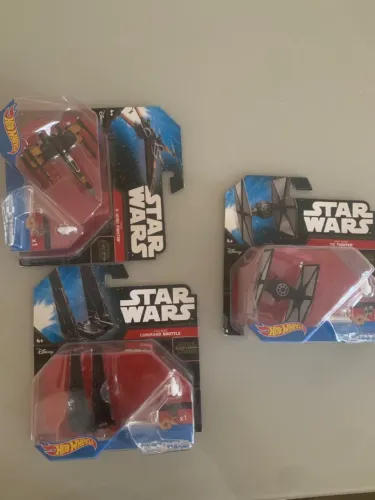 Naves Star wars Hot Wheels lacrada