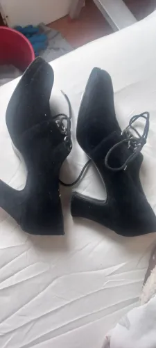 Sapato preto de camurça número 37 