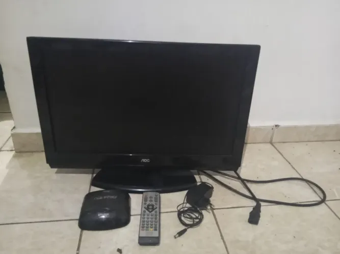 Tv AOC 20' com avaria