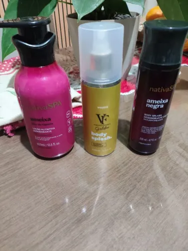 Vendo body Splash e hidratante