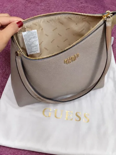 Guess ombro