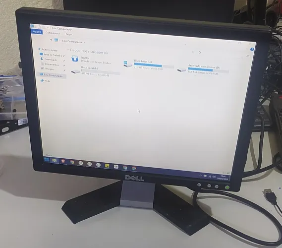 Monitor Dell completo cabo VGA e tomada
