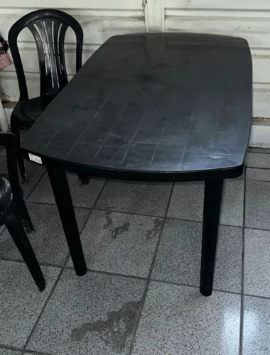 ? OPORTUNIDADE - KIT MESA PLÁSTICA + 4 CADEIRAS PRETA ?