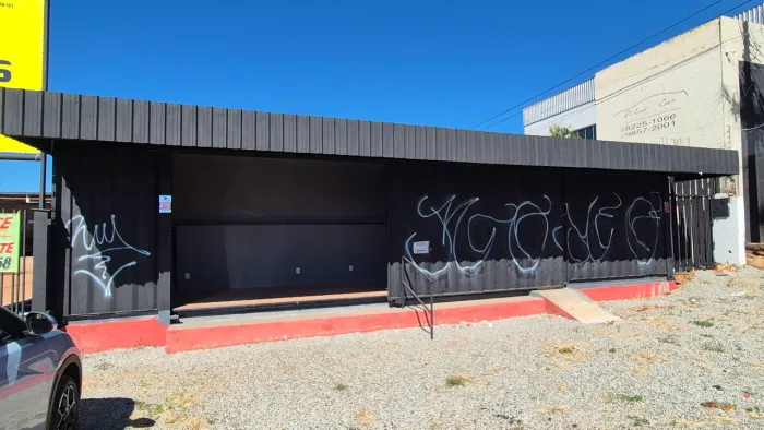 CONTAINER MARÍTIMO 12M, PRONTO PARA UM COMÉRCIO OU MORADIA