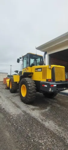 Carregadeira Komatsu WA200 ano 2018