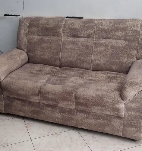 Conjunto Sofá 2 e 3 lugares bem conservado (aceito troca) contato: *