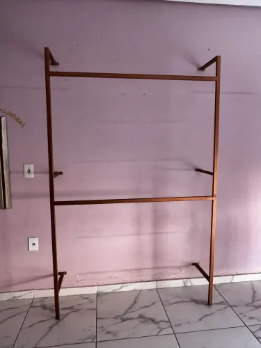 Araras para loja de roupa , balcão