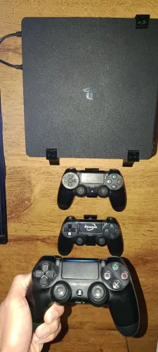 Ps4 slim 1 TB