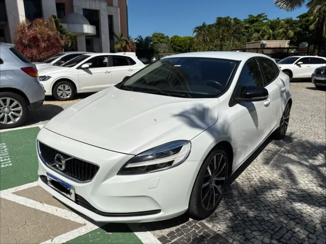Volvo V40 T-4 Momentum 2.0 Aut. 2018