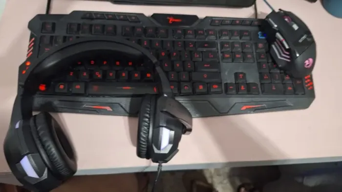 Combo Gamer 3 em 1 - Teclado LED + Mouse Gamer + Headset