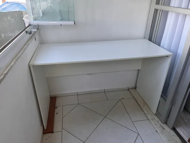 Escrivaninha branca TokStok