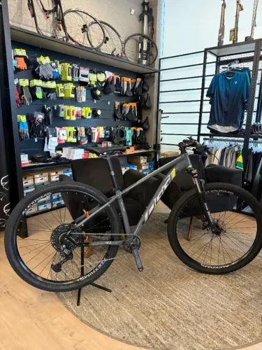 BICICLETA OGGI 7.1 - TAM S - ESTADO DE NOVA