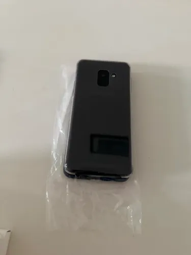 Samsung Galaxy A8 usado com caixa original + Capinha + Película