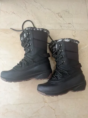 Bota feminina para neve