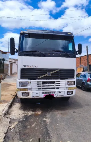 Vendo volvo FH 420 traçado, MOTOR NOVO, ano 2002. Caminhão de procedência