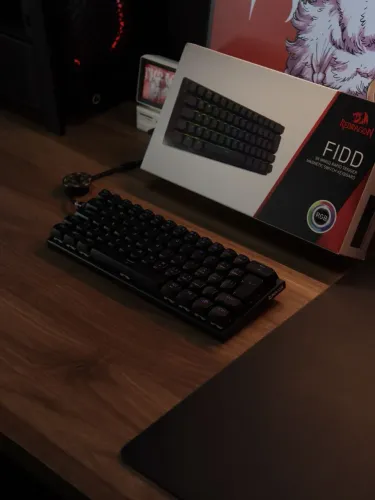 Redragon Fidd - Teclado Gamer Magnético