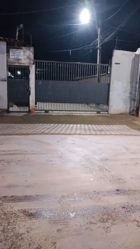 Alugo casa no valparaiso setor anhanguera B valor R$750,00
