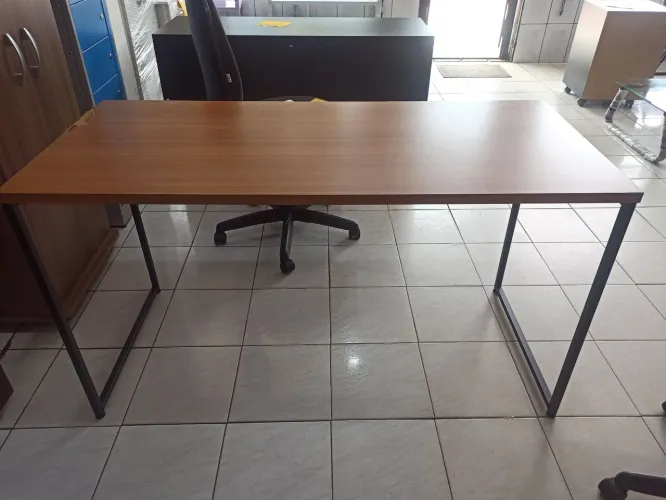 Mesa de 1.36m industrial 