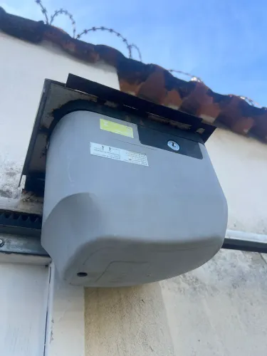 Motor de portão funcionando perfeitamente+ 3 controles