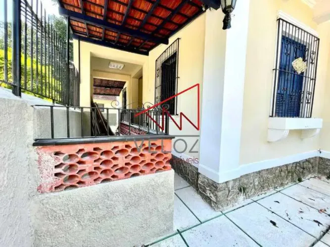 Casa de rua - Duplex / Residencial / Cosme Velho