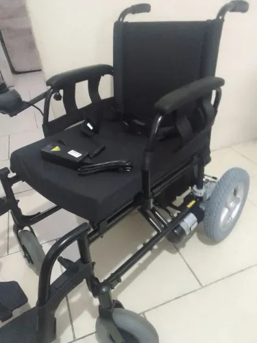 Cadeira de rodas motorizada