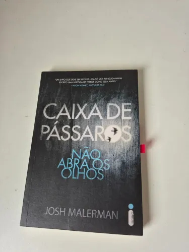 Livro caixa de pássaros
