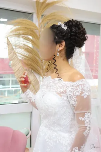 Vestido de noiva (Princesa) - com véu, coroa, brincos e capa protetora<br>
