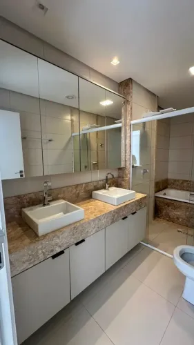 Alugo apartamento três suítes Alto da Glória