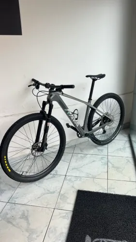 Bicicleta rava carbono