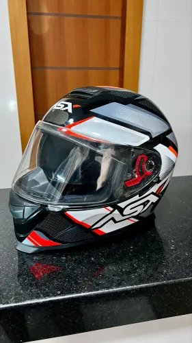 Capacete ASX 60 com Óculos Interno 