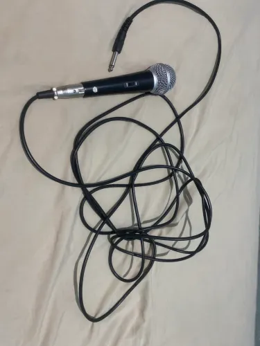 Vendo microfone novo poucas vezes usado em ótimo estado barato pois estou precisando 