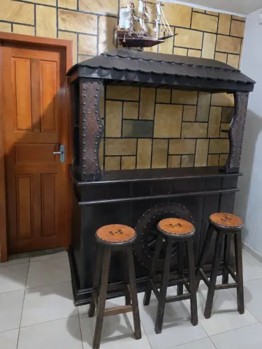 Bar de madeira