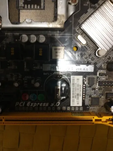 Placa Mãe Biostar H61MGV3 DDR3 LGA 1155 DEFEITO NO VRM (LEIA COM ATENÇÃO)