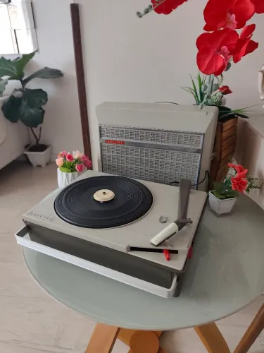 Vitrolinha Philips NG1151 1960's