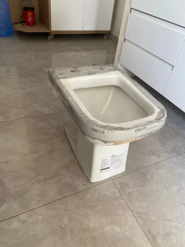 Sanitário para descarga industrial DECA novo