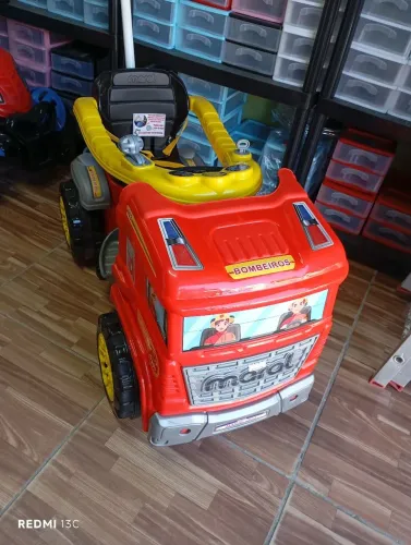 Carrinho De Empurrar e Pedalar 