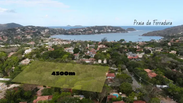 Terreno com RGI, 4500m² na praia da Ferradura, Armação dos Búzios