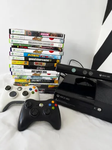 Xbox 360 Super Slim 250GB + Kinect + 2 Controles + Vários Jogos