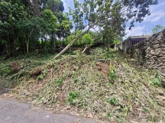 TERRENO DE 330 M2, EM BOLSÃO RESIDENCIAL COM PORTARIA 24 HORAS.