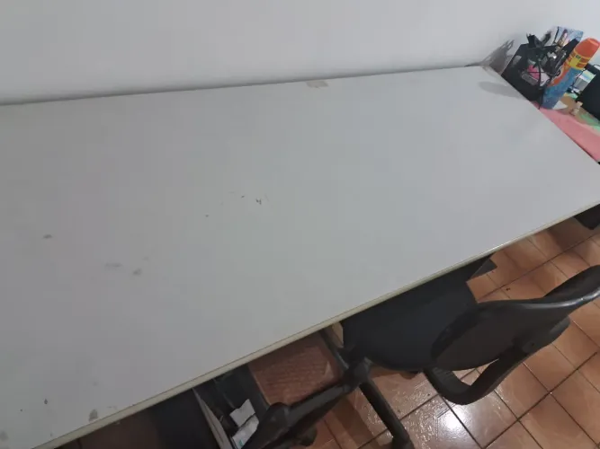 Mesa para computador 0,60 X 1,50.