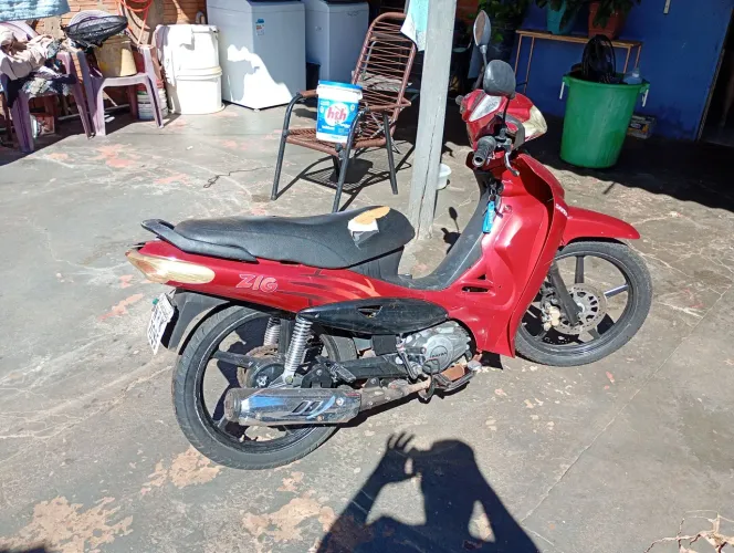 Vendo Dafra pra sair hj tá ando mais tá falho do precisa limpar carburador