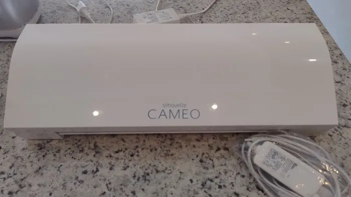 Máquina de corte SILHOUETTE CAMEO 3 (COM DEFEITO)