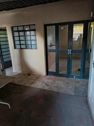 Vendo casa com terreno grande