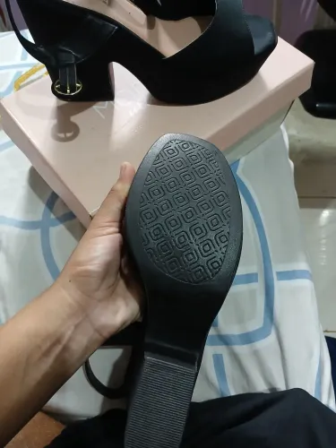 SAPATO PRETO ALTO
