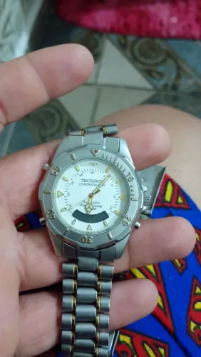 Vendo relógio