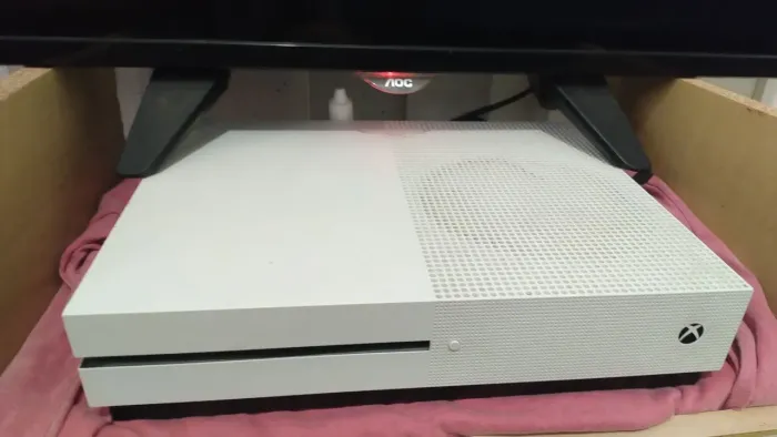 Xbox One S || 1 tera