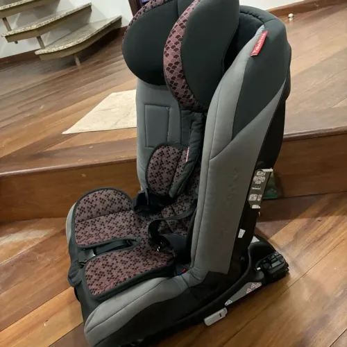 Cadeirinha para carro com Iso fix fisher price