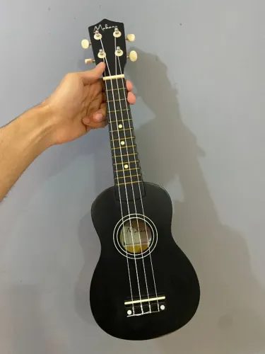 UKULELE NOVO/NUNCA USADO