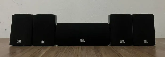Conjunto 5 Caixas JBL Scs135 Defeito 100 Rms Cada Leia Descrição 
