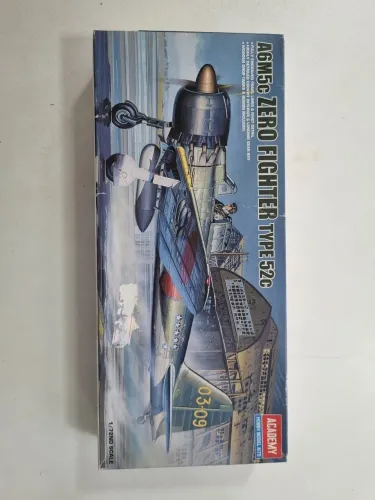 Avião de brinquedo em escala